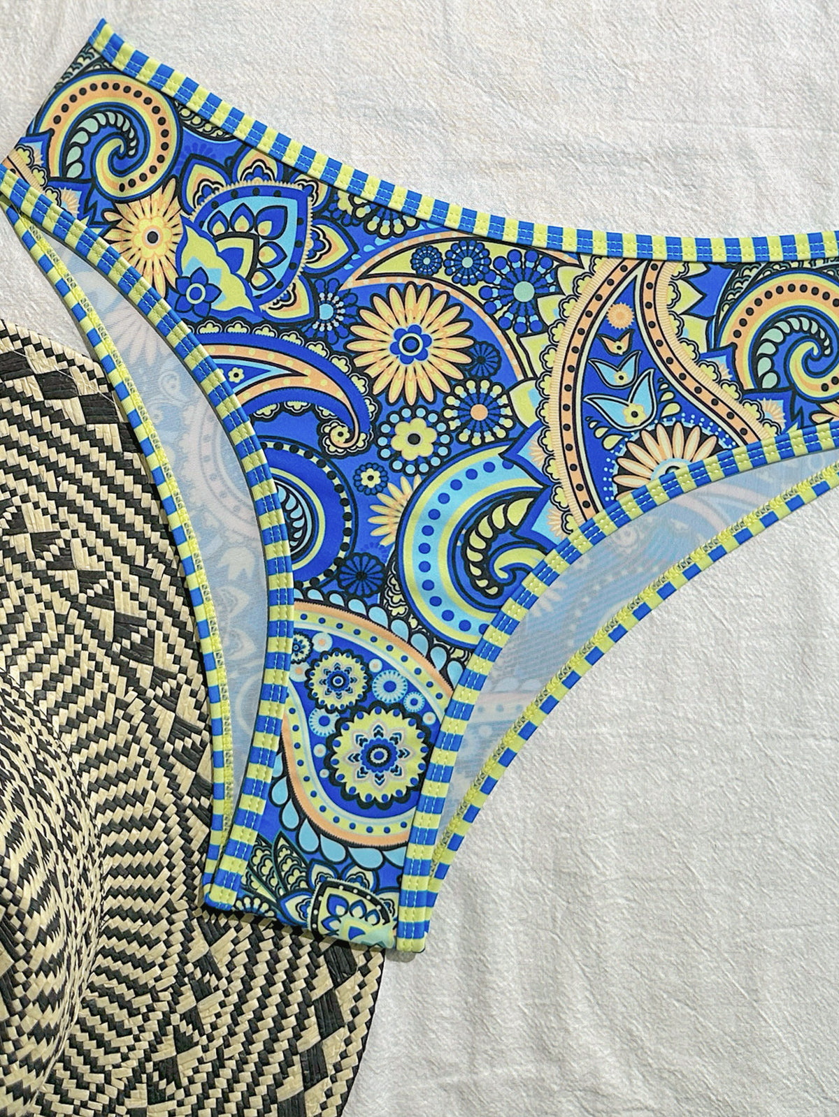 Women's Paisley Print Bandeau Bikini Set, Strapless Top With Removable Strap & High Cut Bottom