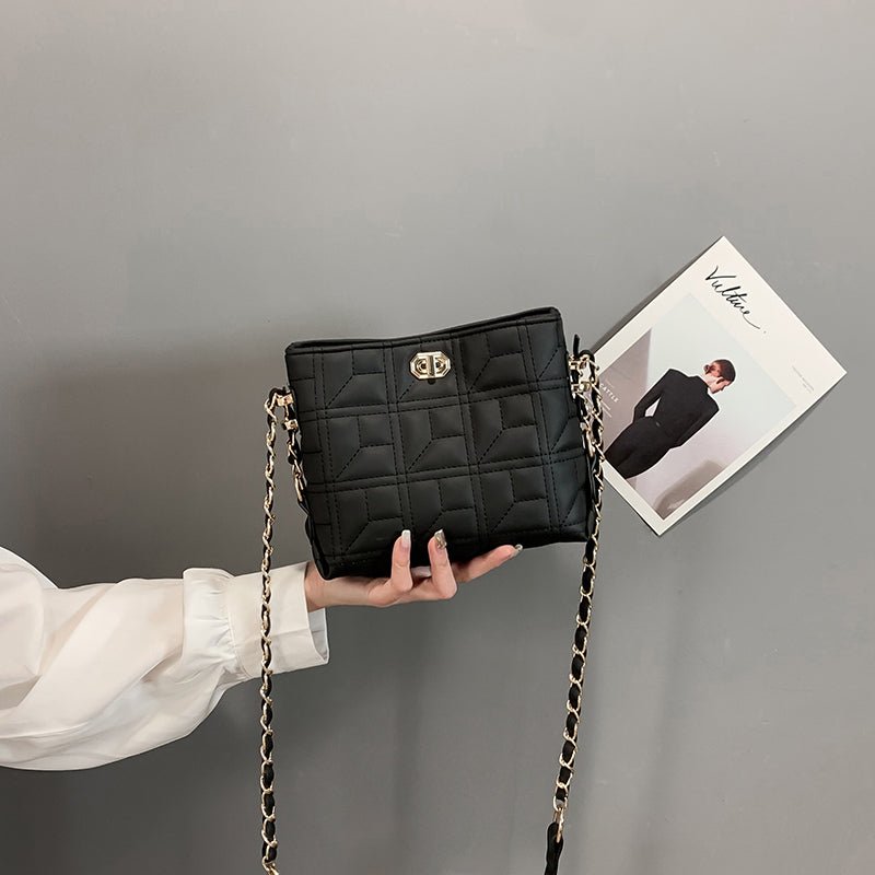 Fashionable Women's Shoulder Chain Bag for Summer 2020