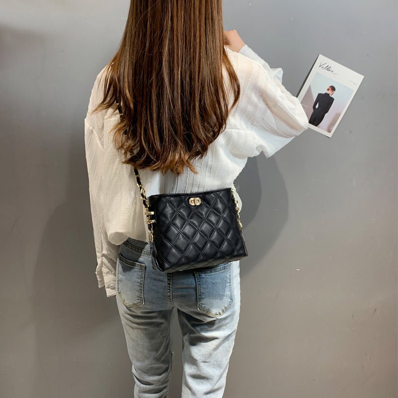 Fashionable Women's Shoulder Chain Bag for Summer 2020